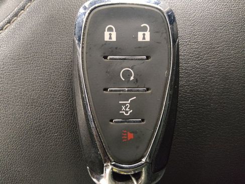 Used 2020 Chevrolet Camaro LT RWD image 32