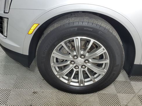 Used 2017 Cadillac XT5 Luxury w/ Driver Awareness Package image 17