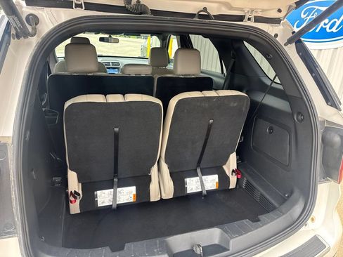 Used 2018 Ford Explorer XLT w/ Equipment Group 202A FWD image 29