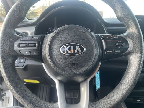Used 2021 Kia Rio LX image 17