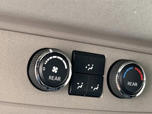 Used 2014 Nissan Armada Platinum w/ 2nd Row Captain Seat Package RWD image 27