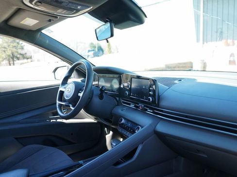 Used 2022 Hyundai Elantra SEL w/ Convenience Package image 31