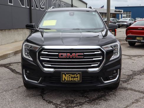 Used 2024 GMC Terrain SLT AWD/4WD image 2
