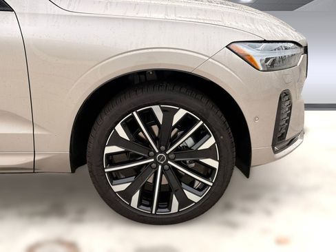 New 2026 Volvo XC60 B5 Ultra w/ Protection Package Premier image 12