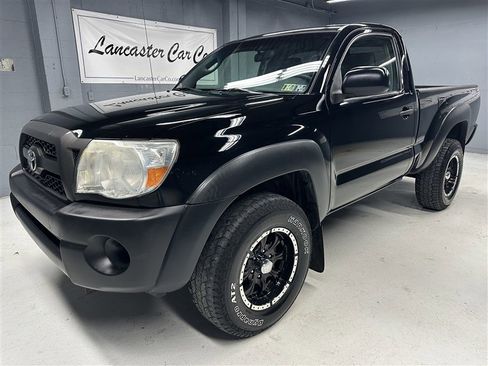 Used 2011 Toyota Tacoma 4x4 Regular Cab image 1