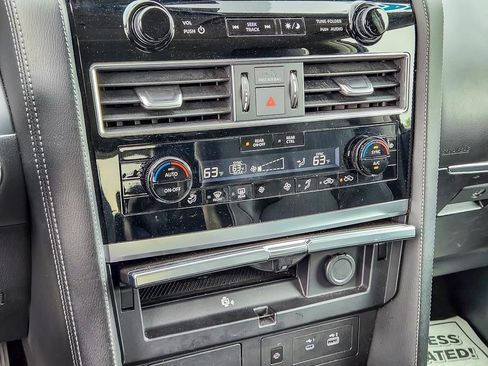 Used 2024 INFINITI QX80 Luxe RWD image 25
