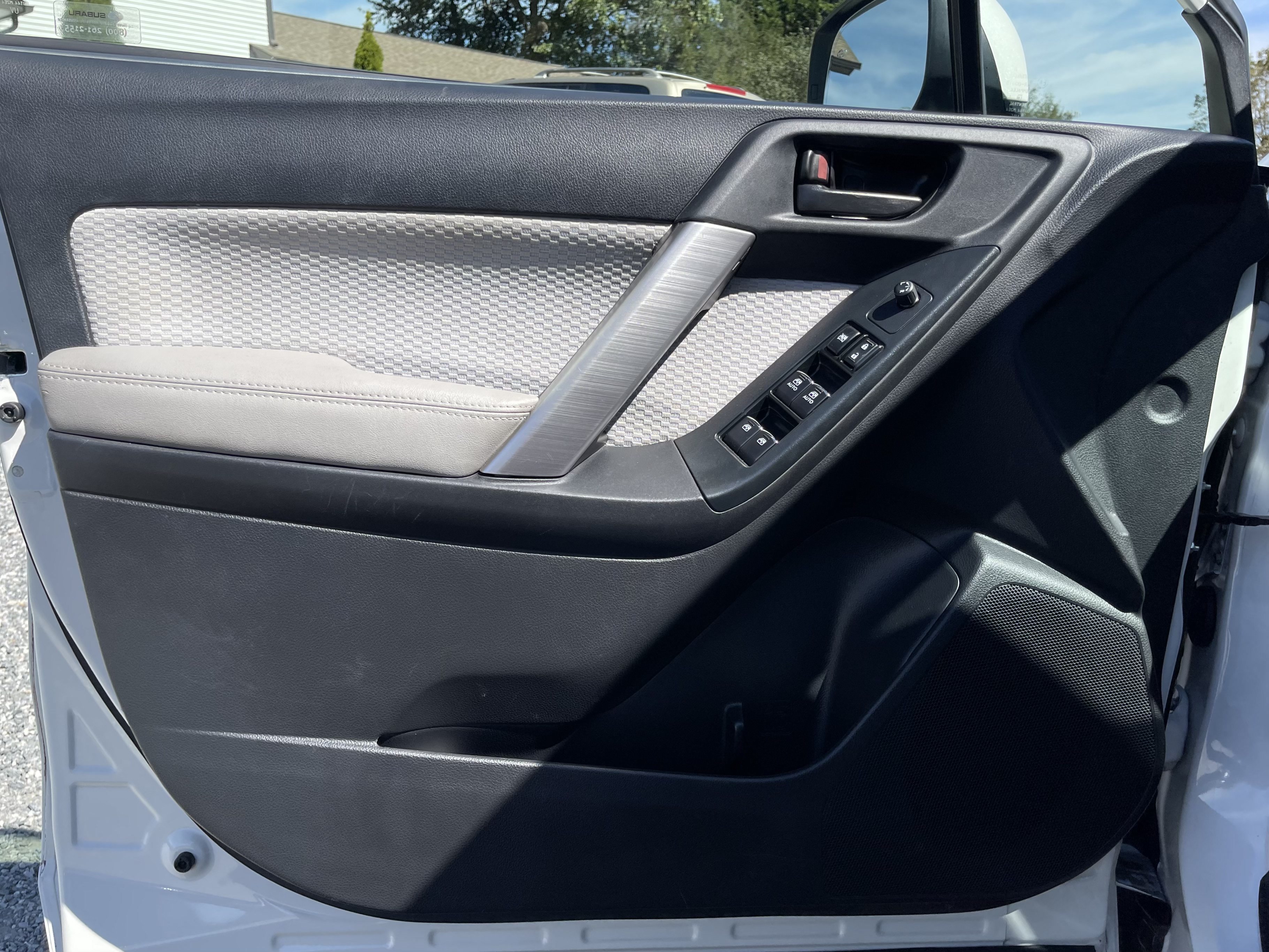 Used 2018 Subaru Forester 2.5i Premium w/ Popular Package #2A AWD/4WD image 8