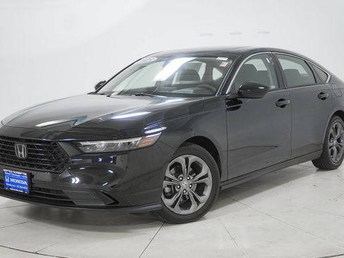 Used 2023 Honda Accord EX image 1
