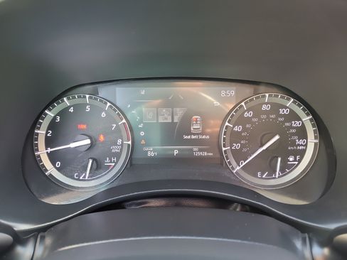 Used 2020 Toyota Highlander XLE AWD/4WD image 32