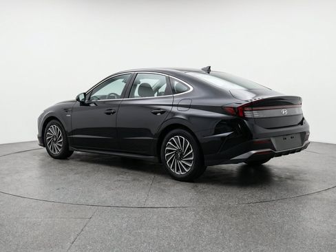Used 2025 Hyundai Sonata SEL FWD image 6