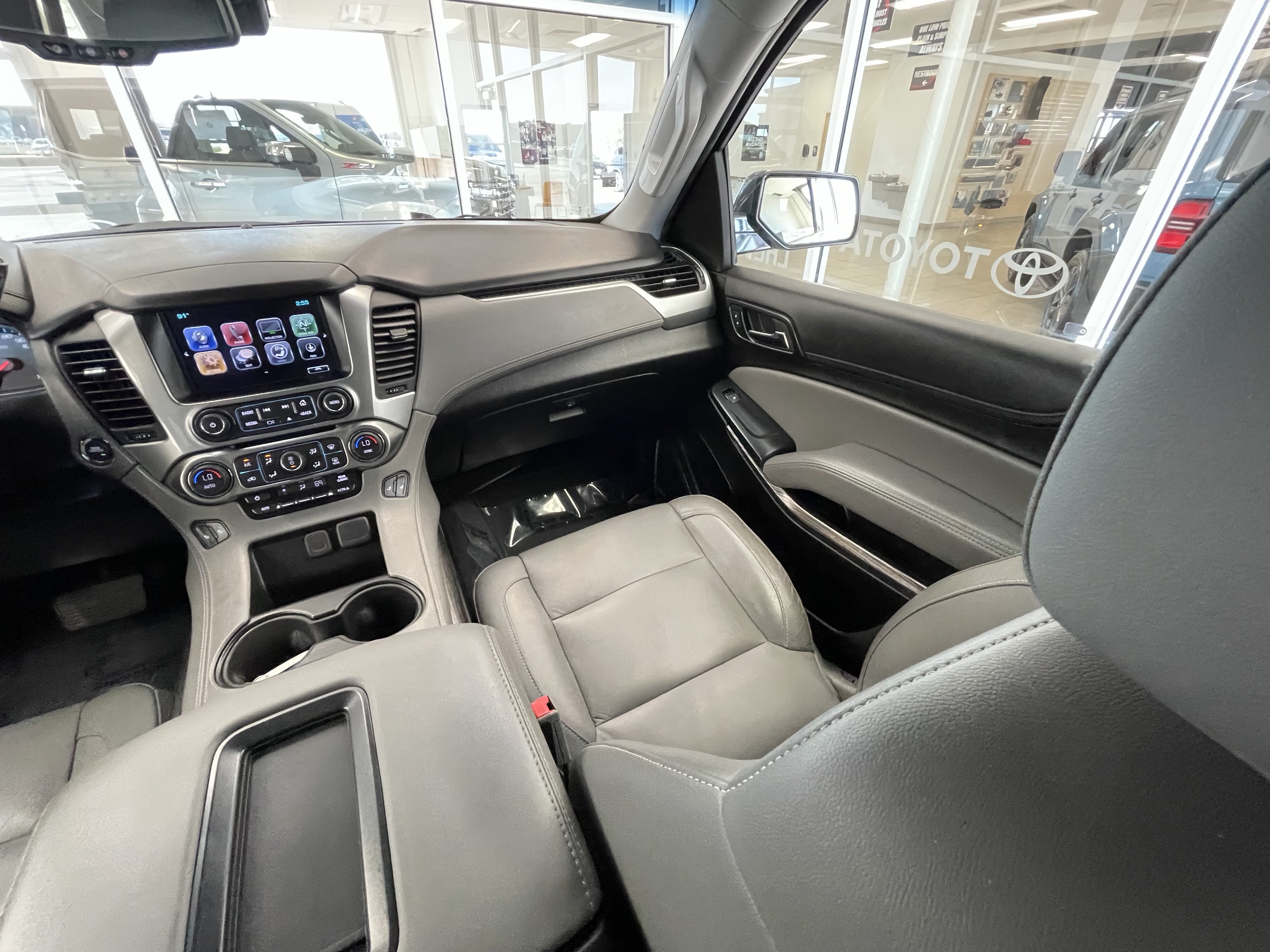 Used 2020 Chevrolet Tahoe LT w/ Luxury Package AWD/4WD image 35