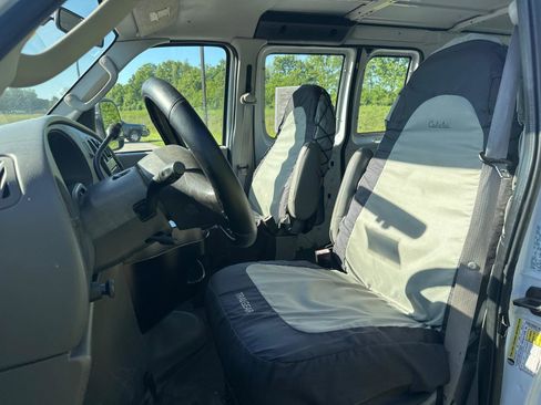 Used 2008 Ford E-150 and Econoline 150 RWD image 5