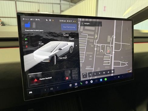 Used 2025 Tesla Cybertruck AWD Crew Cab image 18