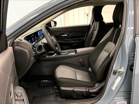 New 2026 Nissan Sentra SV w/ SV Convenience Package FWD image 20
