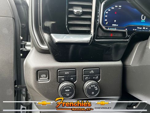 Used 2023 Chevrolet Silverado 1500 LT AWD/4WD image 11