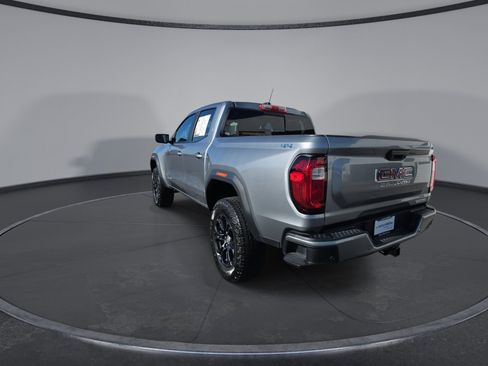 Used 2024 GMC Canyon Elevation w/ Elevation Premium Package AWD/4WD image 11