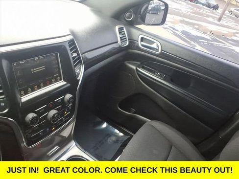 Used 2020 Jeep Grand Cherokee Laredo image 22