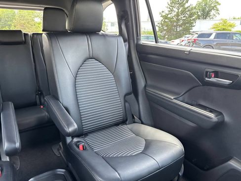 Used 2025 Toyota Highlander XSE AWD/4WD image 41