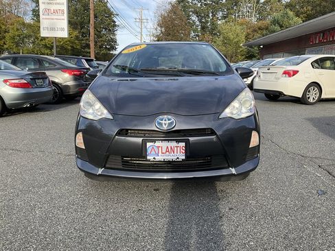 Used 2014 Toyota Prius C Two image 2