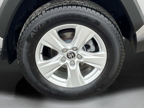 Used 2019 Toyota RAV4 XLE w/ Phone Cable & Charge Package image 12