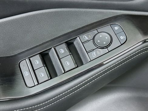 Used 2026 Nissan Rogue SV FWD image 15