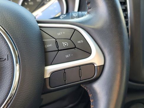 Used 2019 Jeep Compass Latitude w/ Cold Weather Group image 13