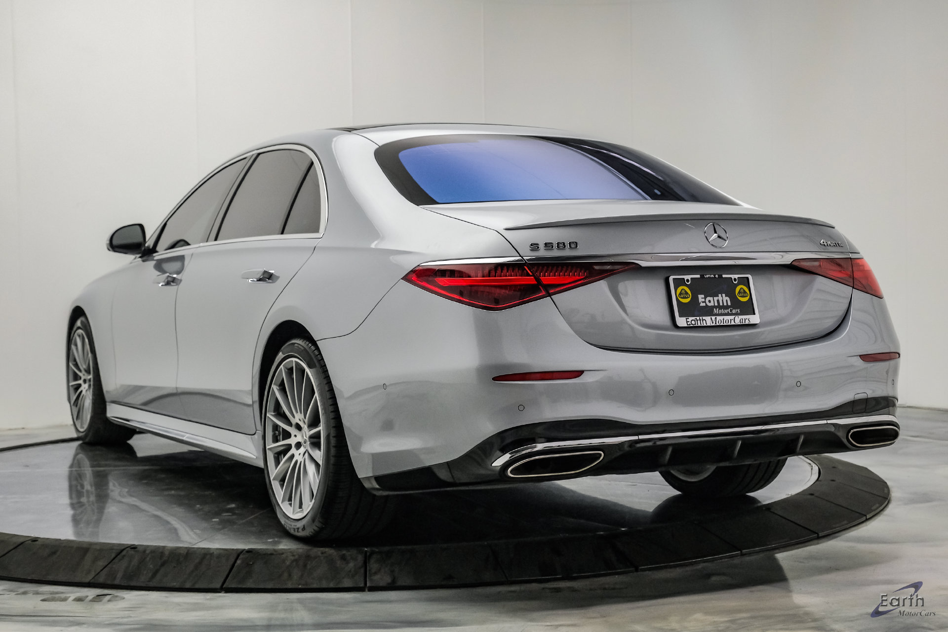 Used 2022 Mercedes-Benz S 580 4MATIC Sedan w/ AMG Line Package image 14