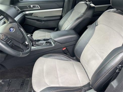 Certified 2017 Ford Explorer XLT w/ Equipment Group 202A image 23