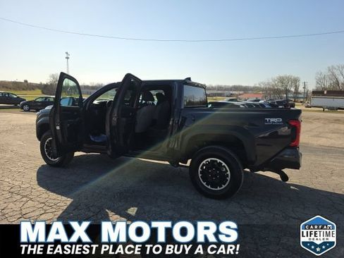 Used 2025 Toyota Tacoma TRD Off-Road AWD/4WD image 12