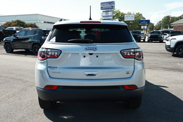 New 2026 Jeep Compass Latitude AWD/4WD image 7