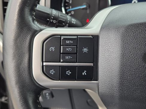 Used 2024 Ford Expedition XLT image 19