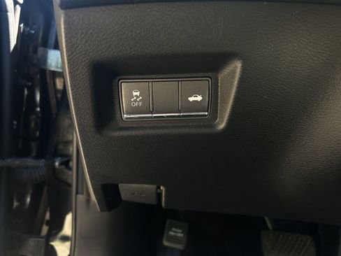 Used 2017 INFINITI Q60 3.0t RWD image 15