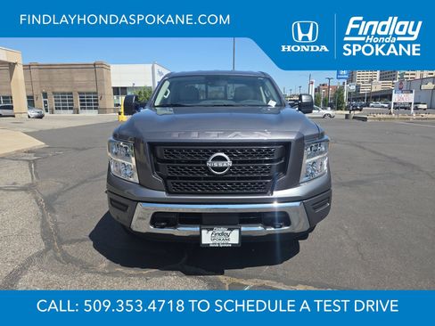 Used 2024 Nissan Titan SV w/ SV Convenience Package AWD/4WD image 8
