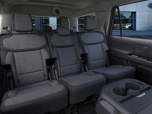 New 2025 Ford Expedition Active image 11