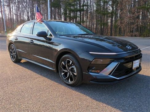 Used 2025 Hyundai Sonata SEL image 2