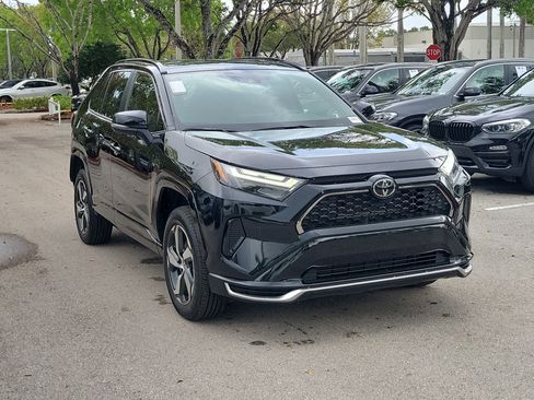 Used 2025 Toyota RAV4 SE AWD/4WD image 1