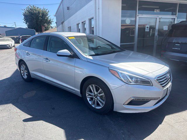 Used 2015 Hyundai Sonata SE w/ Option Group 02 FWD image 5