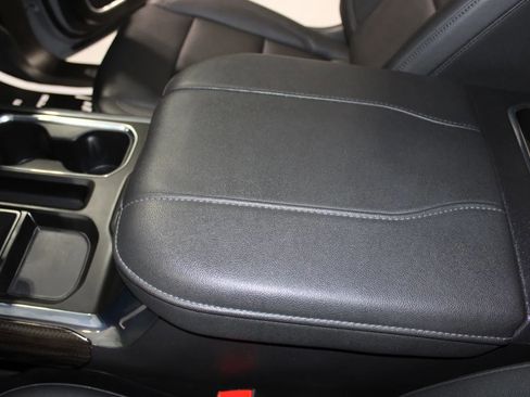 Used 2024 Chevrolet Silverado 1500 LT Trail Boss w/ Convenience Package II AWD/4WD image 19
