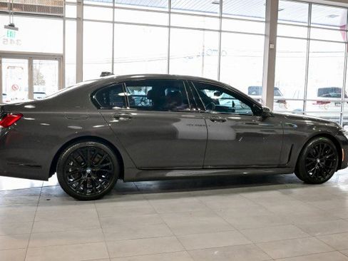 Used 2022 BMW 750i xDrive 750i xDrive, M-Sport, Executiv w/ Executive Package image 5