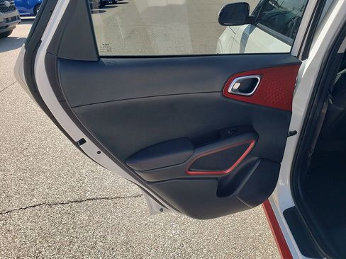 Used 2022 Kia Soul Turbo FWD image 12