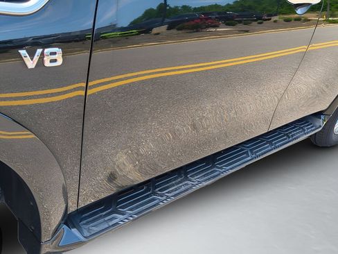 Used 2021 Nissan Armada SL w/ Captain's Chairs Package image 10