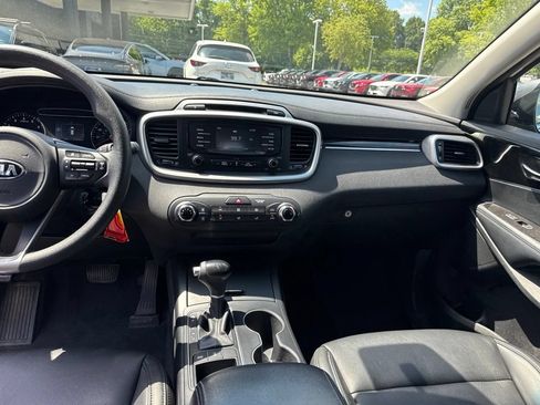 Used 2016 Kia Sorento AWD image 12