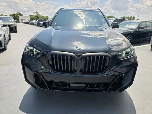New 2026 BMW X5 xDrive40i w/ M Sport Package AWD/4WD image 2