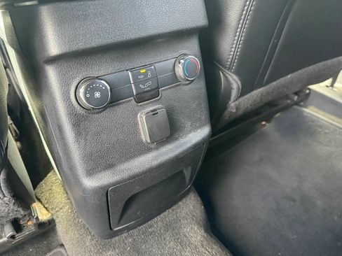 Used 2017 Ford Explorer XLT w/ Equipment Group 202A FWD image 13