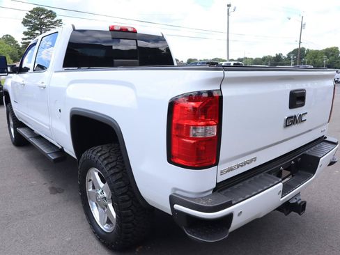 Used 2019 GMC Sierra 2500 SLE w/ SLE Preferred Package AWD/4WD image 6