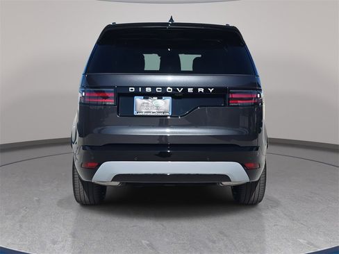 New 2026 Land Rover Discovery Limited Edition image 6
