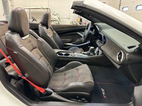 Used 2021 Chevrolet Camaro ZL1 image 35