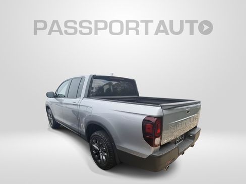 Used 2024 Honda Ridgeline Sport image 2