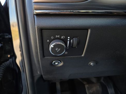 Used 2020 Jeep Grand Cherokee Limited X image 15