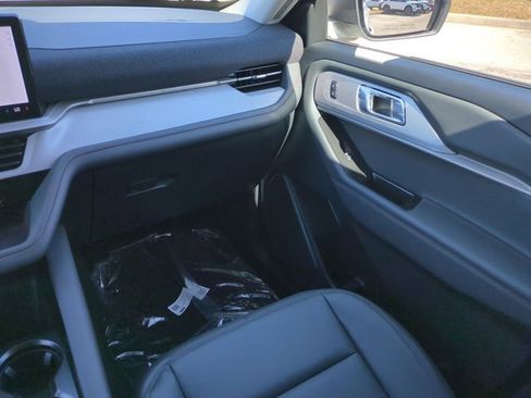 New 2026 Ford Explorer Active w/ Active Comfort Package image 17
